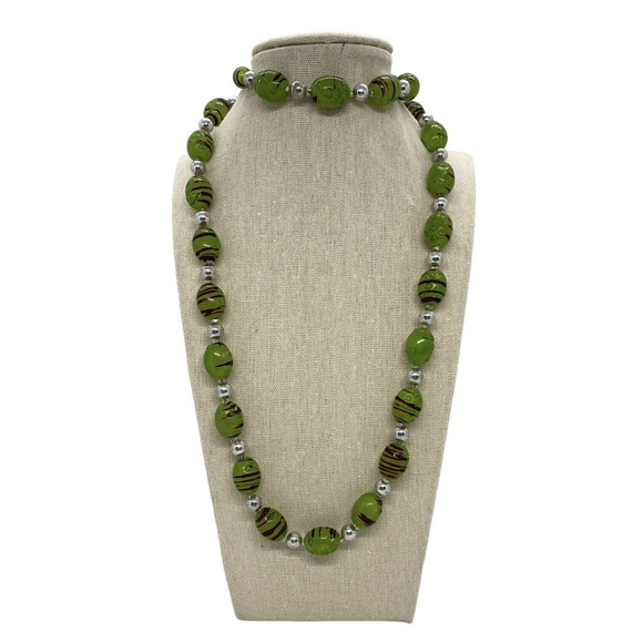 Fashion 33" Strand String Necklace Green Black Silver Plastic Beads Swirl Design - Picture 12 of 12